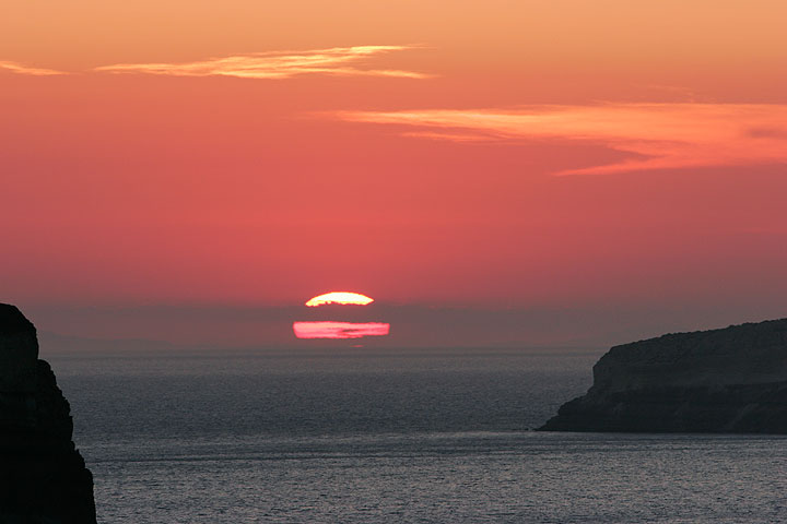 Sunset (Photo: Tom Pfeiffer)