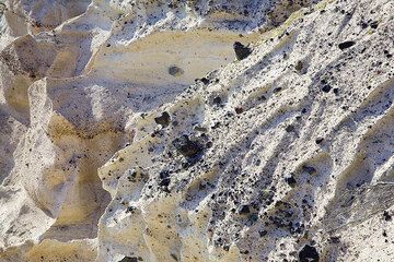 Los espesos depósitos de flujo de cenizas dejados por la erupción minoica (Photo: Tom Pfeiffer)