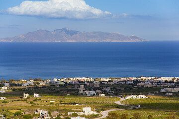 Vista hacia la isla de Anafi (Photo: Tom Pfeiffer)