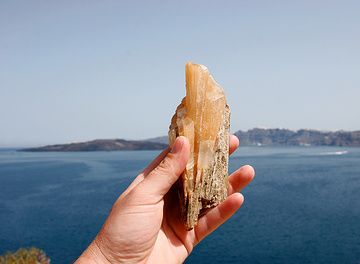 Calcite crystal from a quarry near Emporion (Photo: Tobias Schorr)