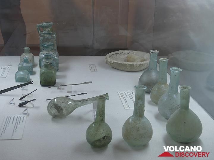 Verrerie et flacons délicats et raffinés utilisés par le praticien romain de la médecine. (Photo: Ingrid Smet)
