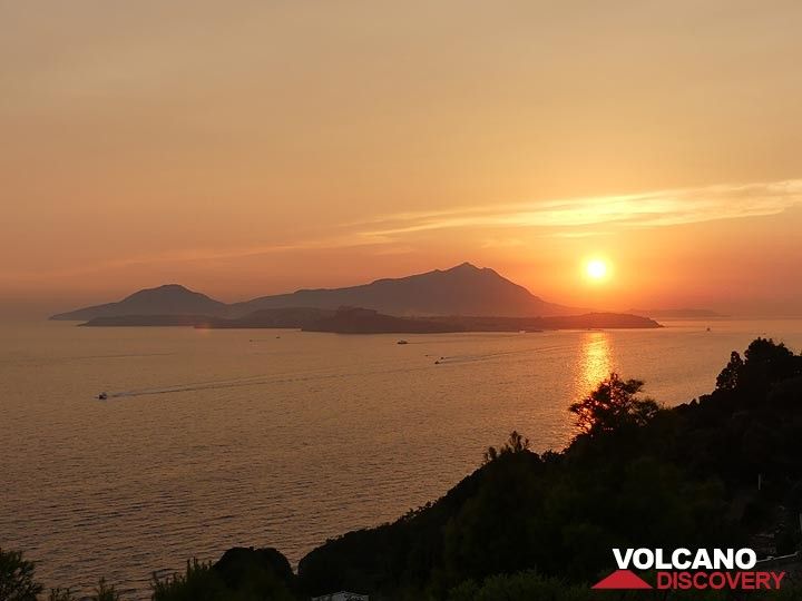 Watching the sun set from Capo Miseno, the location from where Pliny observed Vesuvius' 79 AD eruption plume. (Photo: Ingrid Smet)