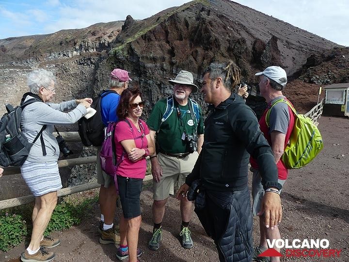 Discussing Vesuvius' more recent eruptive history and the evolution of the present day summit crater (Photo: Ingrid Smet)