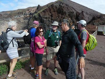 Discussing Vesuvius' more recent eruptive history and the evolution of the present day summit crater (Photo: Ingrid Smet)