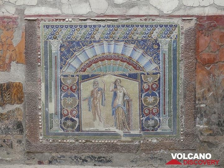 Ein atemberaubendes und farbenfrohes Mosaik bildet das Herzstück des Atriums eines wohlhabenden römischen Bürgers oder Geschäftsmanns (Photo: Ingrid Smet)