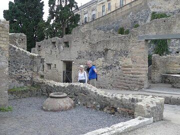 Die Erkundung der Ruinen von Herculaneum fühlt sich wirklich wie eine Zeitreise in die Römerzeit vor dem verheerenden Ausbruch des Vesuvs im Jahr 79 n. Chr. an (Photo: Ingrid Smet)