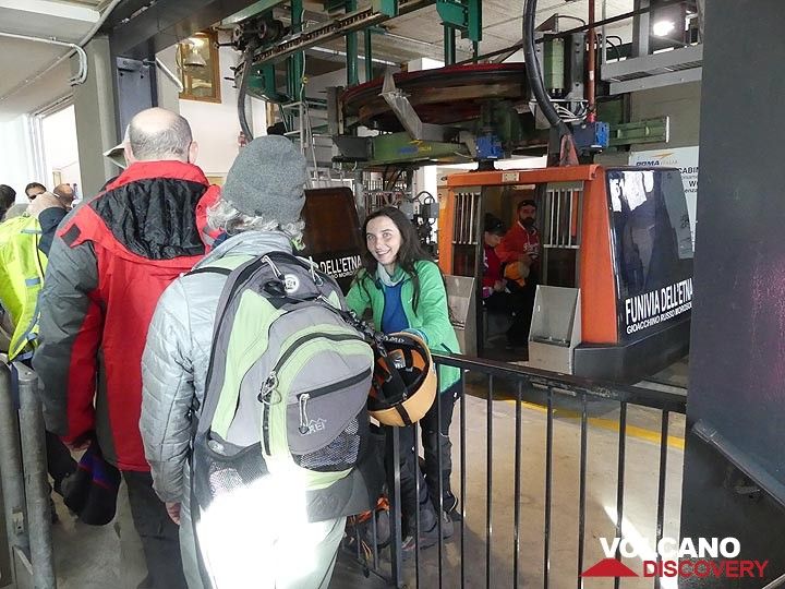 The first etappe on our journey to the summit craters of Mt Etna is taking a cable car ride from ca 1900 masl to ca 2500 masl. (Photo: Ingrid Smet)