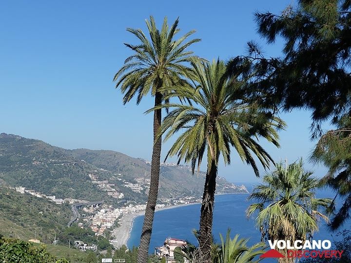 Blick entlang der nordöstlichen Küste Siziliens in der Nähe von Taormina. (Photo: Ingrid Smet)