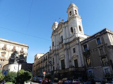 ... and plenty of beautiful old churches and charming little squares. (Photo: Ingrid Smet)