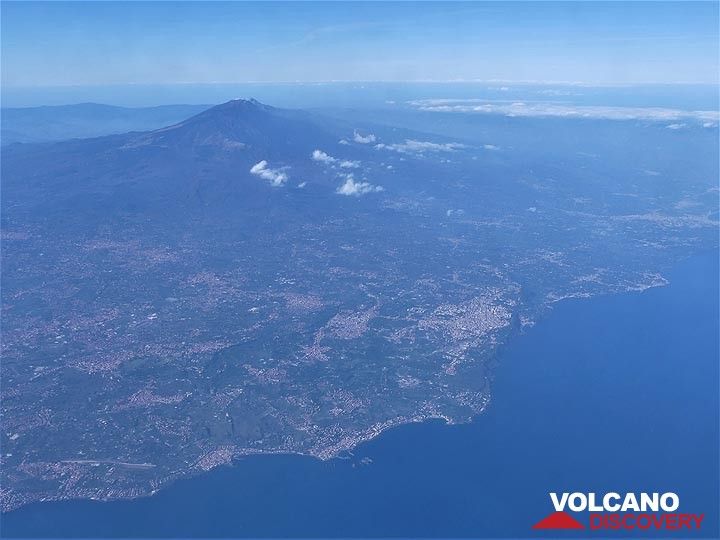 Farewell to Etna volcano, towering high above the northeastern coastline of Sicily. (Photo: Ingrid Smet)