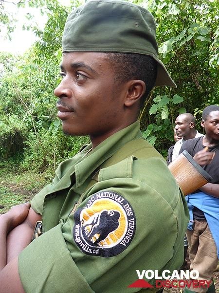 Jour 6 - Ranger du parc national des Virunga portant fièrement l'emblème du parc (Photo: Ingrid Smet)
