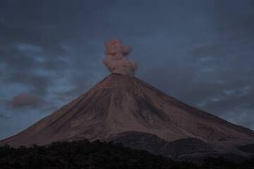 A small eruption of Colima volcano at twilight, Mexico, Feb 2017 (Photo: Ivana Dorn)