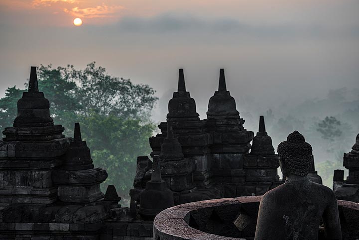 Borobudur, ein friedlicher Sonnenaufgang (Photo: Ivana Dorn)