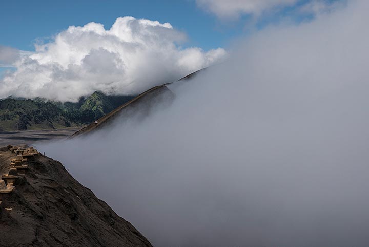 Le bord du cratère du Bromo (Photo: Ivana Dorn)