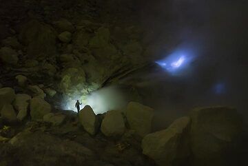 The magician of Ijen (Photo: Ivana Dorn)