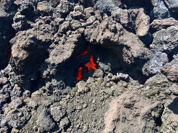 Etna Eruption, hot lava, Etna Excursion with www.etna3340.com (Photo: Etna3340)