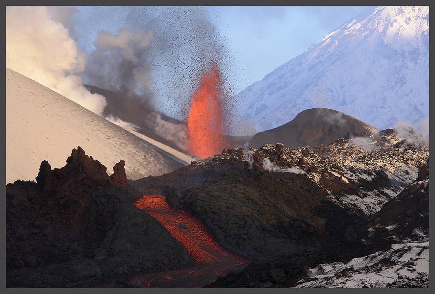 Lava fountain from the southern fissure vent during the 2012-13 Tolbachik eruption, Kamchatka (Photo: Alexander Lobashevsky)