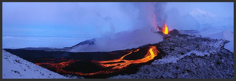 Panorama with erupting Tolbachik volcano (Photo: Alexander Lobashevsky)