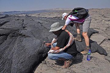Taking a closer look at some very fresh lava flows (Photo: Anastasia)