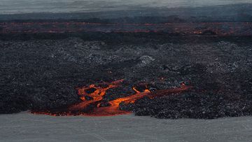 _0060846_4_star_small.jpg
Seitlicher Lavastrom aus dem 4 km langen Hauptlavakanal des Bardarbunga-Ausbruchs im Holuhraun-Gebiet. (Photo: AndreasIrgang)