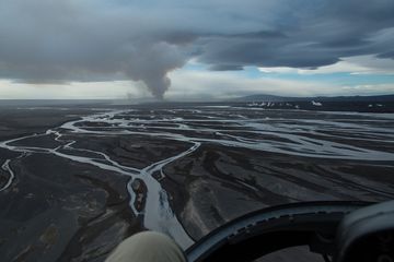 _0060895_4_star_small.jpg
Glacier river in front of SO2 cloud from Bardarbunga eruption in Holuhraun area. (Photo: AndreasIrgang)