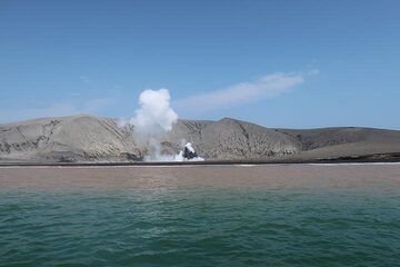 View towards the crater area of Anak Krakatau from the sea (Photo: AndreyNikiforov)