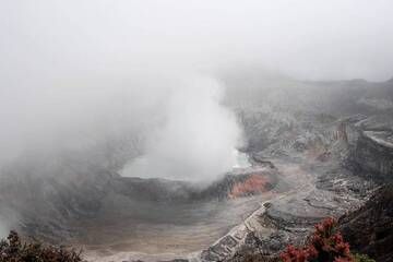 Вулкан Поас в Коста-Рике (Photo: Astrid_Furrer)
