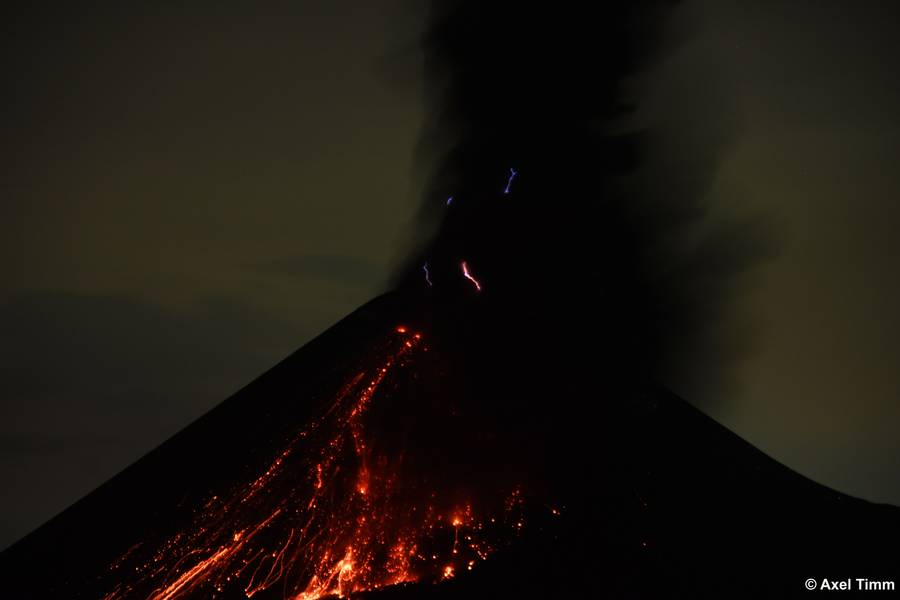 Ashrich-Ausbruch Anak Krakatau November 2018 (Photo: Axel Timm)