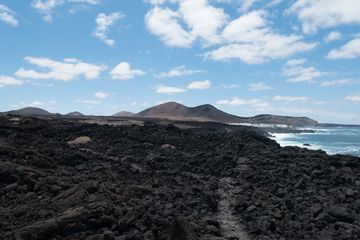 Lanzarote 2016 - Hiking a part of the Ruta Litoral Pt. 1: Visiting the Lava-flows of Timanfaya from the s... (Photo: Ayasha27)