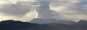 Steam and ash emission from Nevado del Ruiz on 20 April 2013 (Photo: Benjamin)
