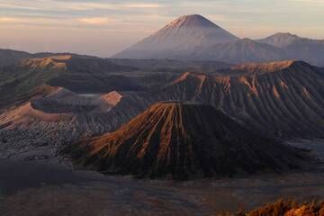 View to Bromo and Semeru at sunrise, East Java (Photo: Tobias Schorr)