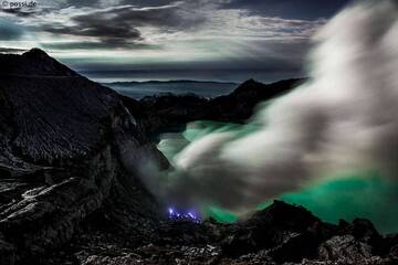 The blue flames of the Ijen Crater. April 2012. (Photo: ClausPossberg)