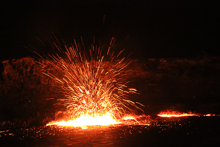 Lava fountain at Erta Ale lava lake (Photo: Dietmar)