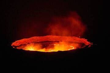 The active lava lake of Erta Ale volcano, Danakil depression (Ethiopia) in Dec 2013 (Photo: Dominik Voegtli)