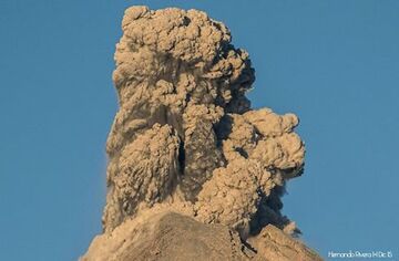Vulcanian explosion from Colima volcano on 14 Dec 2015 (Photo: Hernando Rivera)