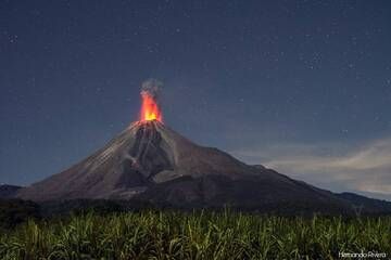 Colima volcano (Mexico) with a vulcanian explosion on 9 Dec 2016 (Photo: Hernando Rivera)