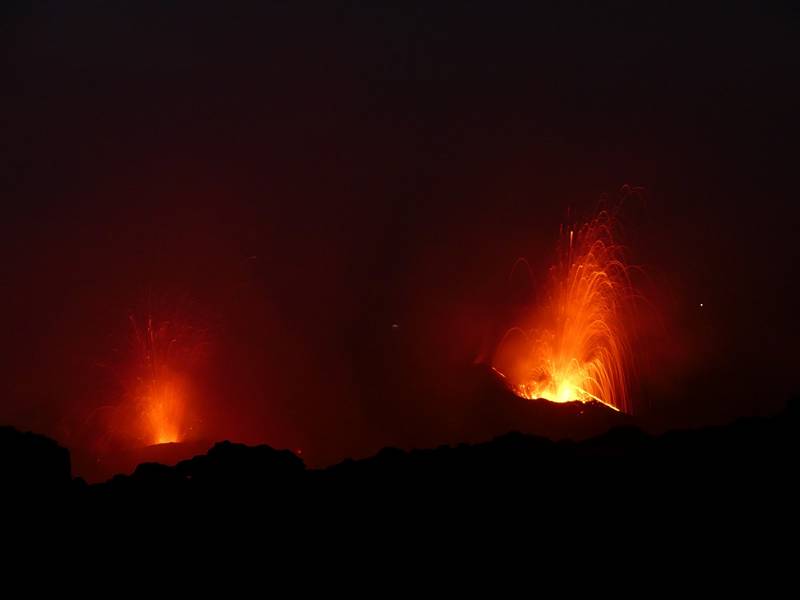 Eruption from Stromboli's SW and NE crater (20 Oct 2018) (Photo: Ingrid)