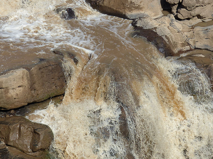 TAG 2: Kurze Safari im Awash-Nationalpark – Awash-Wasserfälle (mit relativ wenig Wasser) (Photo: Ingrid)
