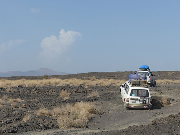 DAY 4: From Afrera to Dodom (Erta Ale basecamp) - the last kilometers to Erta Ale basecamp take us across bouldery old lava flows (Photo: Ingrid)