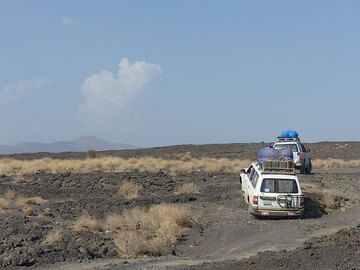 DAY 4: From Afrera to Dodom (Erta Ale basecamp) - the last kilometers to Erta Ale basecamp take us across bouldery old lava flows (Photo: Ingrid)