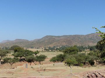 JOUR 11-12 : De Wakru à Mekele - ces journées sont largement épargnées afin de parer à d'éventuels imprévus (panne de jeep, détours dus à des inondations locales, ...) qui auraient pu perturber le planning de notre expédition Danakil. Après les conditions de vie difficiles dans la dépression de Danakil, nous nous réadaptons lentement au confort moderne dans les magnifiques hauts plateaux de l'est de l'Éthiopie. (Photo: Ingrid)