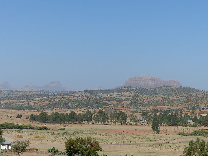 DAY 11-12 : From Wakru to Mekele - If all went according to plan, we will be visiting two rock-hewn churches in the sandstone plateaus of the Ethiopia´s northern highlands. (Photo: Ingrid)