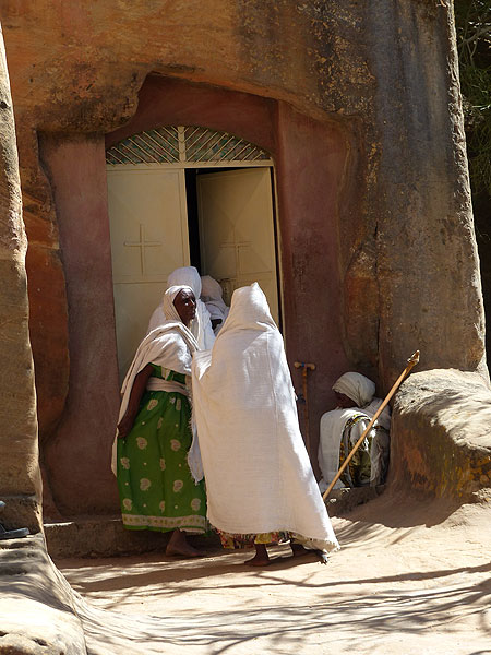 DAY 11-12 : From Wakru to Mekele - 8-9 th century orthodox, monolithic church. (Photo: Ingrid)
