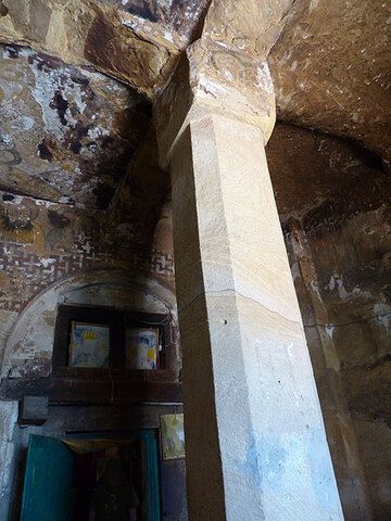 JOUR 11-12 : De Wakru à Mekele - A l'intérieur d'un
Église orthodoxe monolithique des VIIIe et IXe siècles. (Photo: Ingrid)