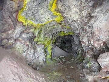 Old sulfur mine at Milos island, Greece (Photo: Isabelle Ammon Saugy)