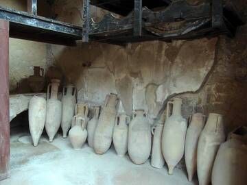 Roman amphorae, perfectly preserved in the archeological site of Herculaneum, Italy (Photo: Janka)