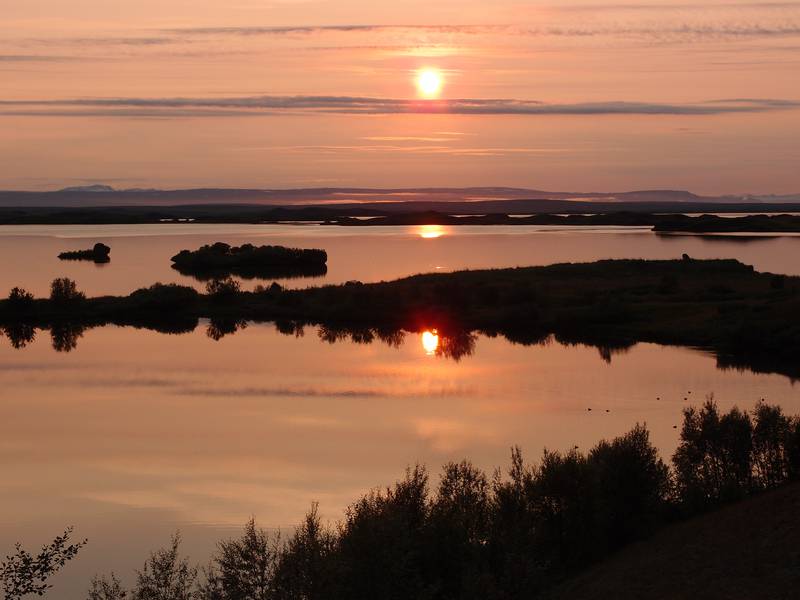 Sunset on the lake of Mývatn, Iceland (Photo: Janka)