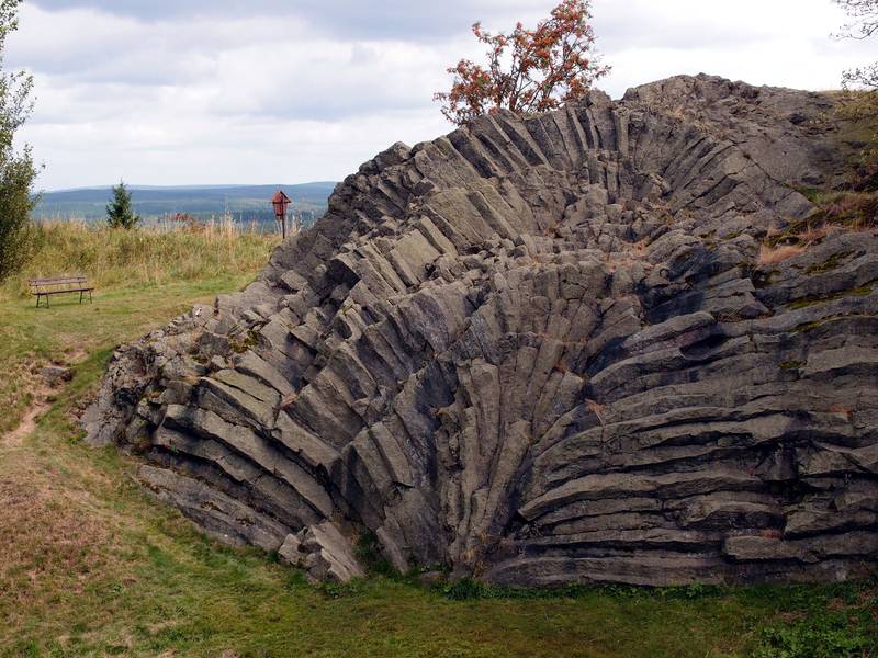 Palm leaf formed by basalt columns - evidence of volcanism in the Saxonian Ore Mountains during the Tertiary period, Germany (Photo: Janka)