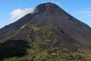 Summit cone of Soputan volcano (Photo: Jay Ramji)