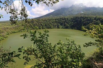 Tolire-See am Fuße des Gunung Gamalama, Ternate, Nord-Maluku, Indonesien (Photo: Jay Ramji)